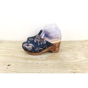 Five Worlds Cordani x Anthropologie 7 Black Floral Tapestry Clogs Cyrilla Shoes